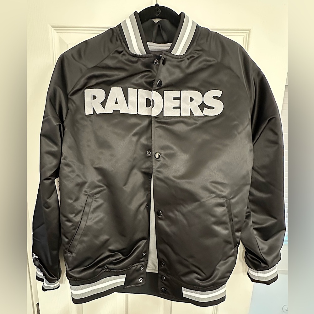 NWTs Mitchell and Ness Throwback Raiders Satin Lightweight Full Snap Jacket